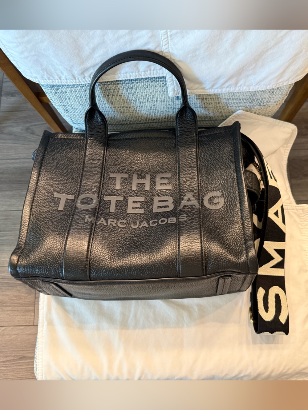 Marc Jacobs 'The Leather Medium Tote Bag’ in black with original dust bag + stra